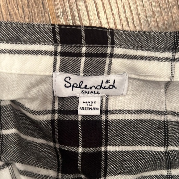 SPLENDID Woman’s Black and White Flannel Size Small - Picture 5 of 6